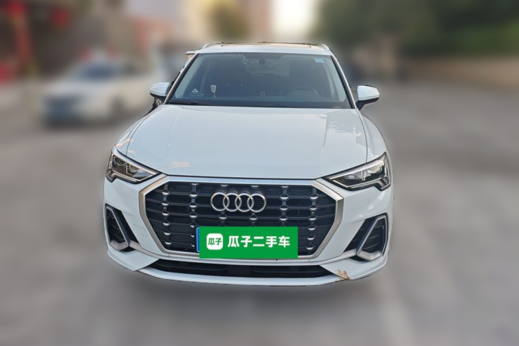 Audi Q3 2020 car image #3