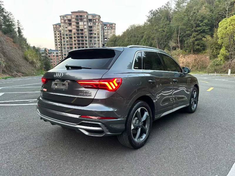 Audi Q3 2021 car image #4