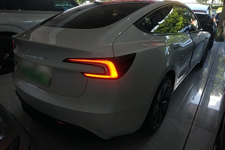 Tesla Model 3 2025 #7 Tesla Model 3 2025 изображение автомобиля #7