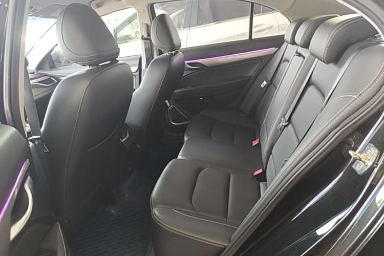 GEELY Emgrand 2019 #17 GEELY Emgrand 2019 صورة سيارة #17