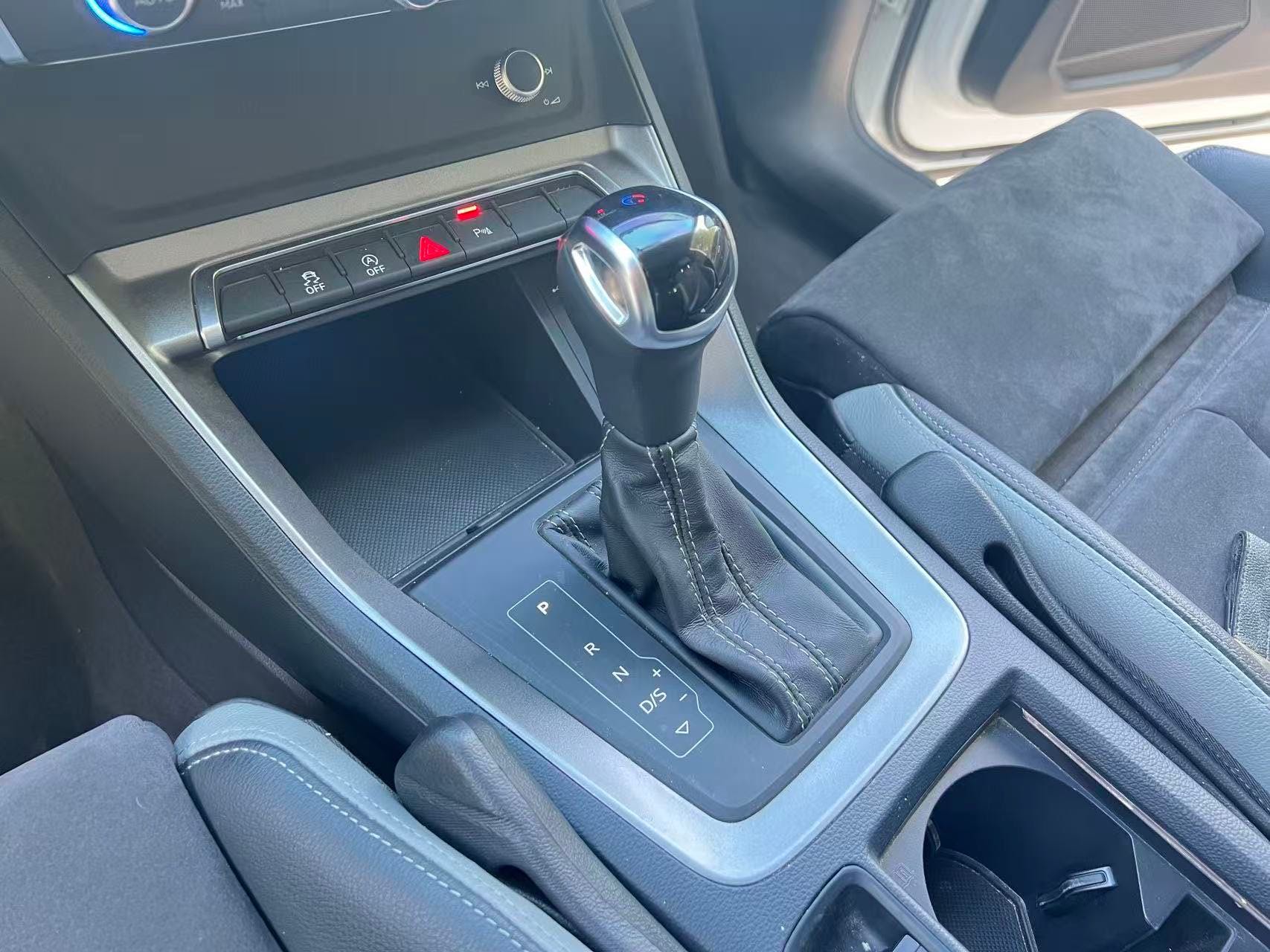 2022 car image #5