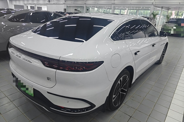 BYD Han 2023 car image #5