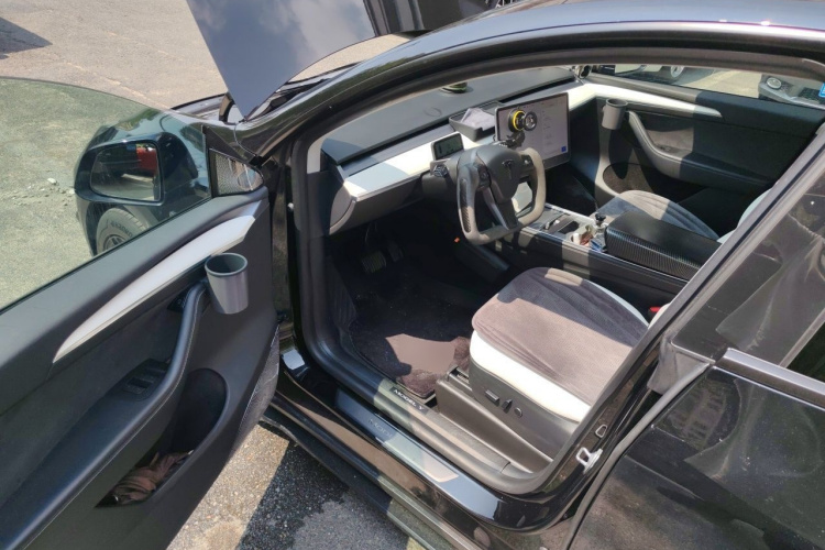 Tesla Model Y 2021 #9 Tesla Model Y 2021 car image #9
