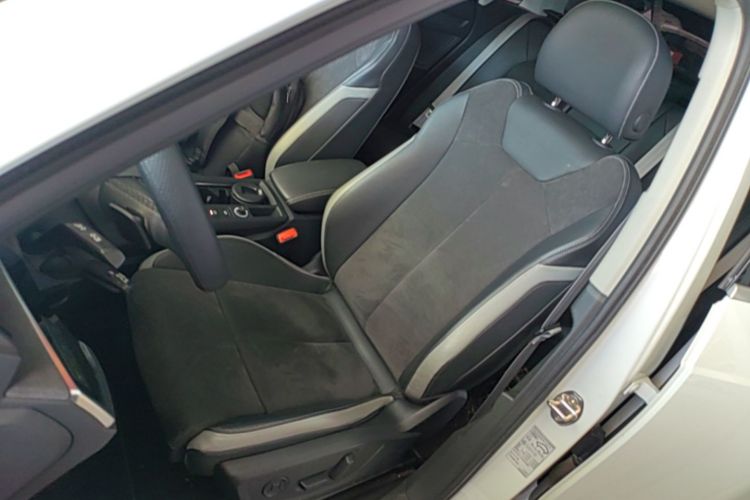 Audi Q3 2020 car image #15