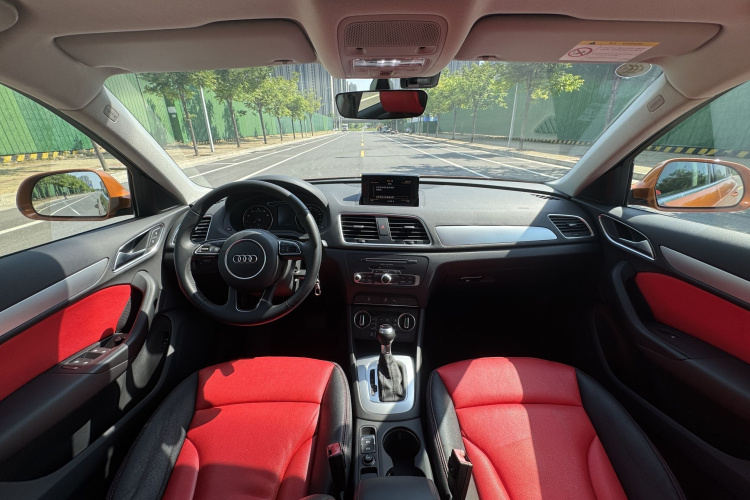 Audi Q3 2017 car image #15