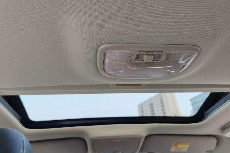 GEELY Emgrand 2015 car image #16