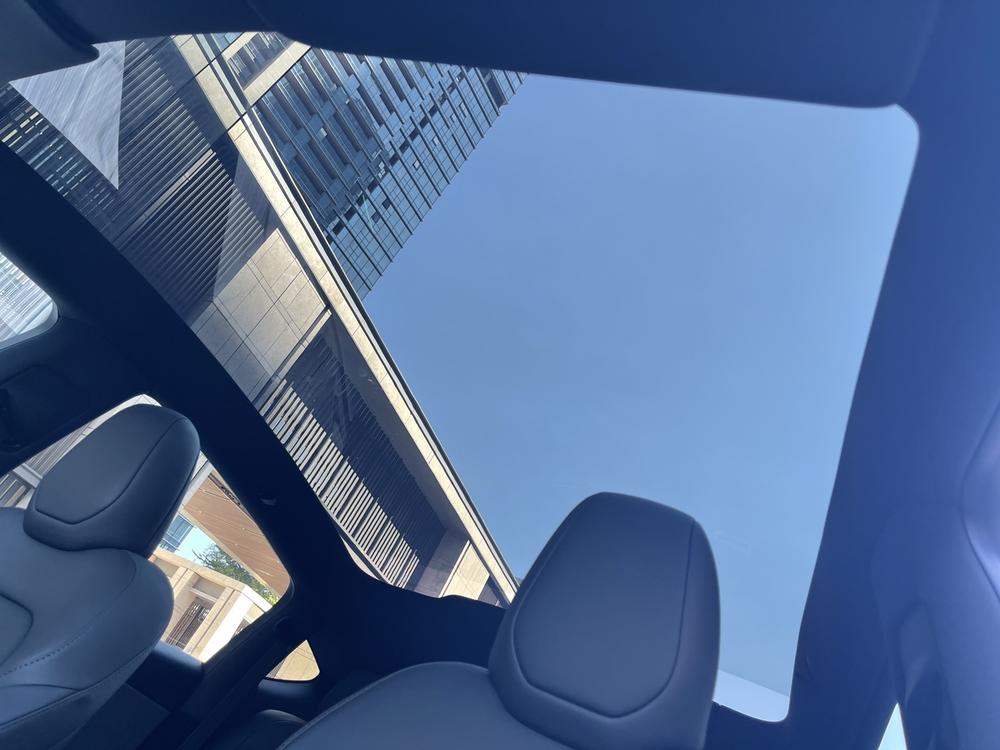 Tesla Model Y 2026 #21 Tesla Model Y 2026 صورة سيارة #21