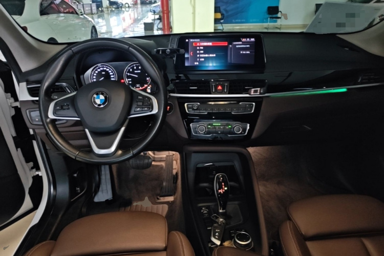 BMW X1 2021 car image #10