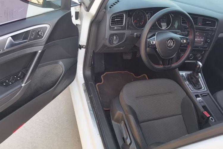 Volkswagen Golf 2018 صورة سيارة #12