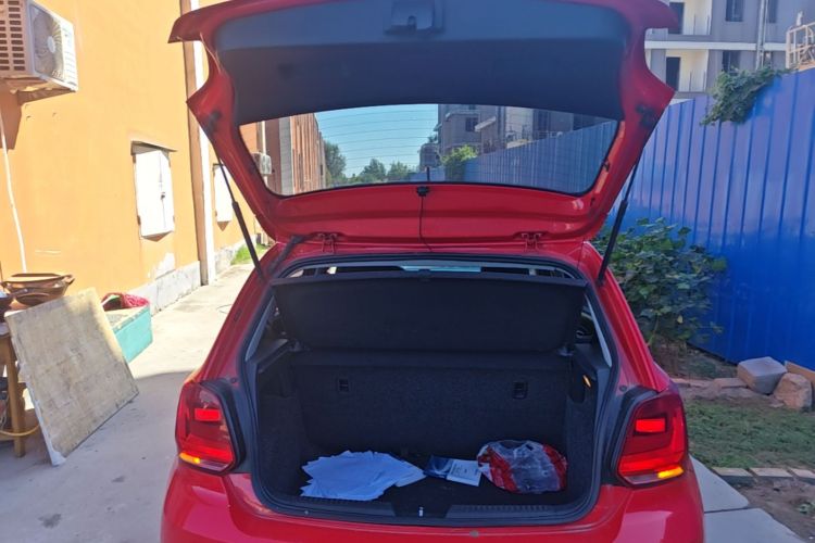 Volkswagen Polo 2019 car image #19
