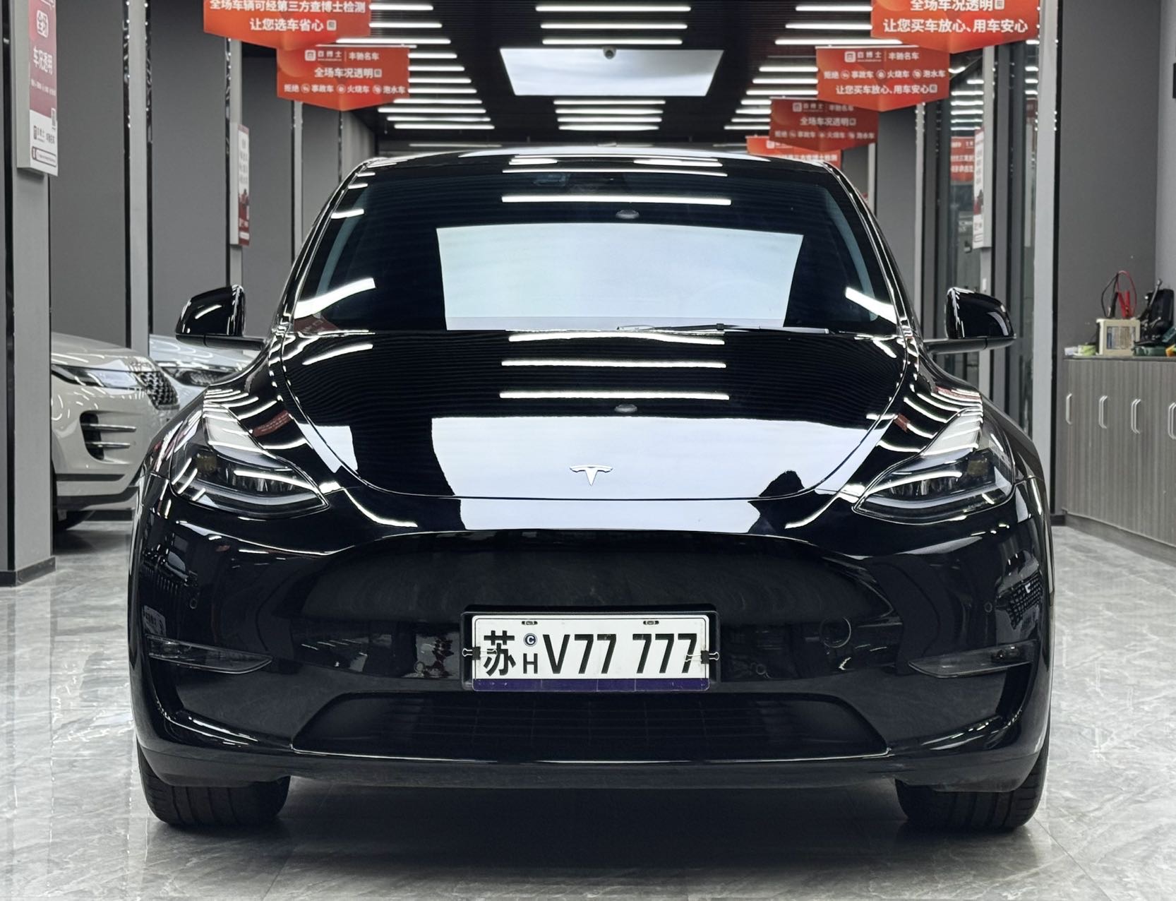 Tesla Model Y 2023 #2 Tesla Model Y 2023 car image #2