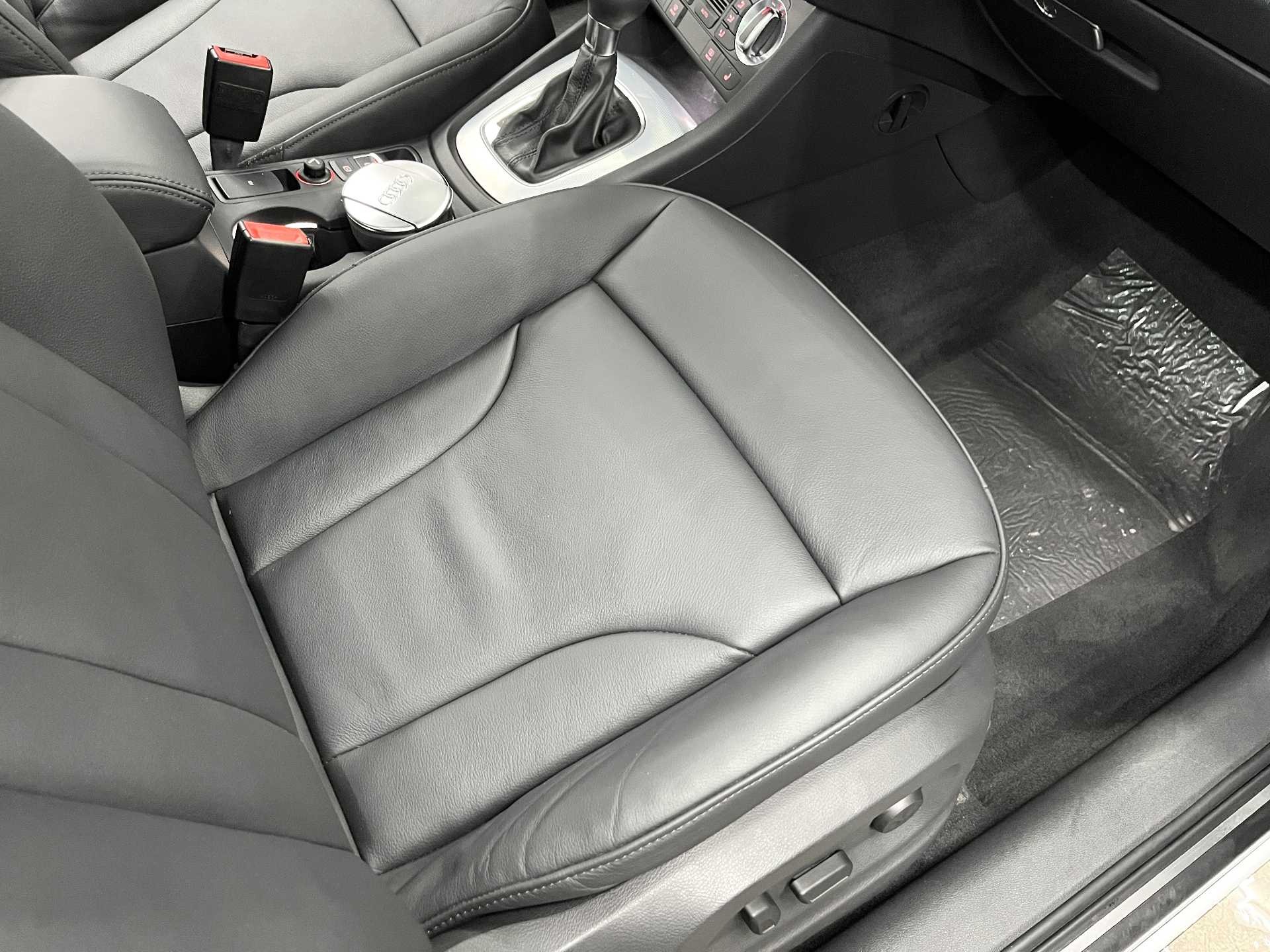 Audi Q3 2014 car image #9