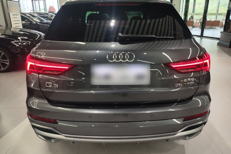 Audi Q3 2023 car image #6