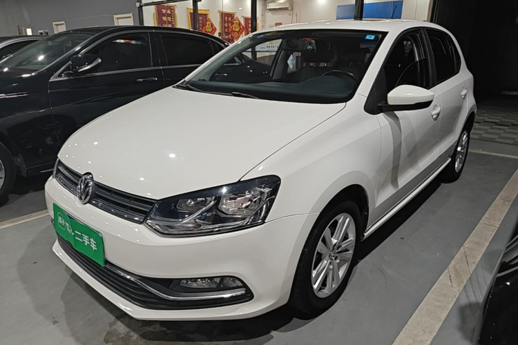 Volkswagen Polo 2019 car image #2