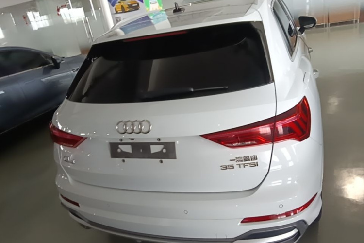 Audi Q3 2019 #6 Audi Q3 2019 car image #6