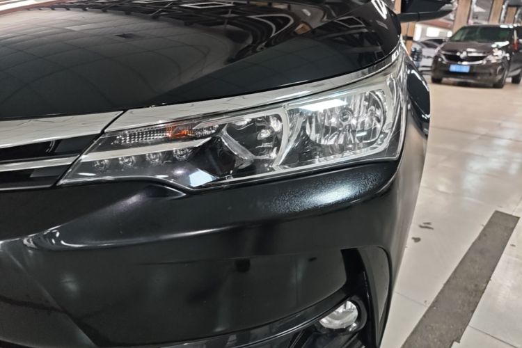 Toyota Corolla 2018 immagine di auto #22