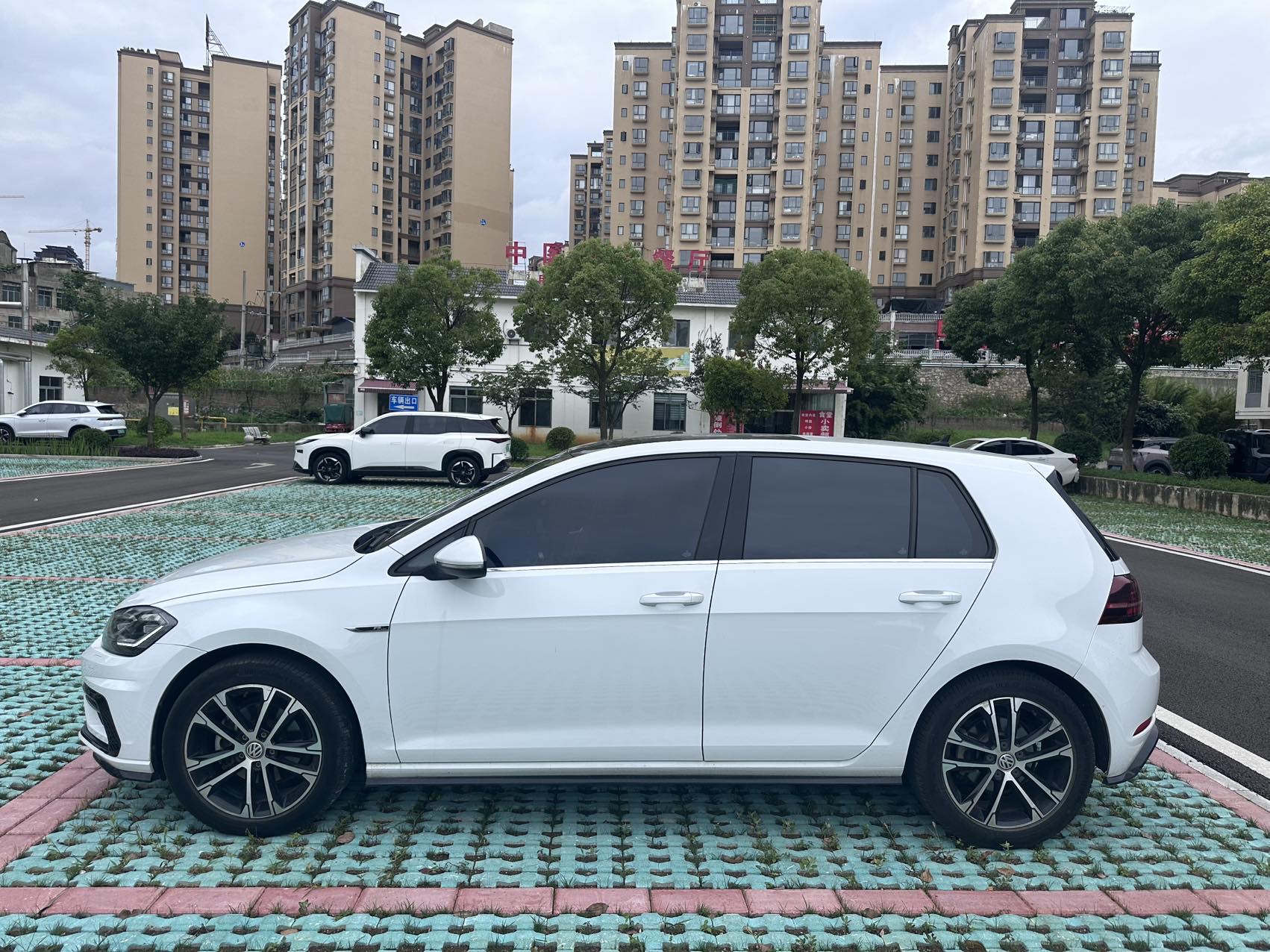 Volkswagen Golf 2020 #5 Volkswagen Golf 2020 car image #5