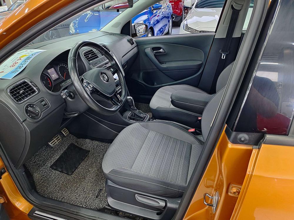 Volkswagen Polo 2018 car image #8
