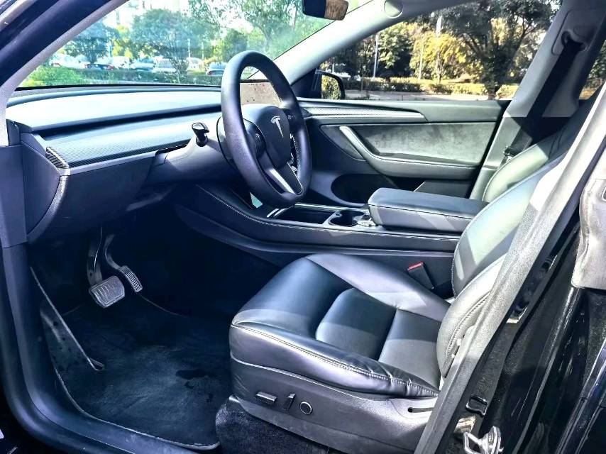 Tesla Model Y 2022 #6 Tesla Model Y 2022 car image #6