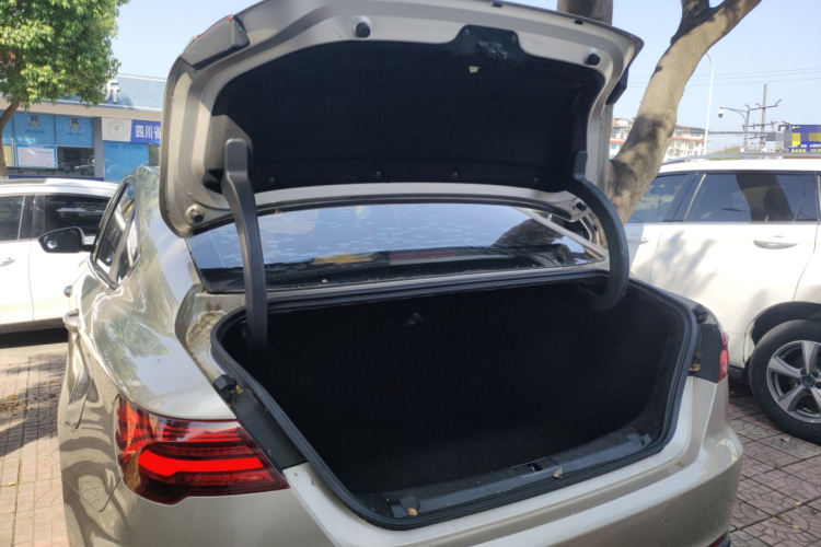 GEELY Binray 2019 صورة سيارة #19