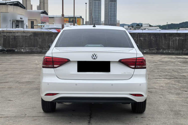 Volkswagen Lavida 2021 car image #3
