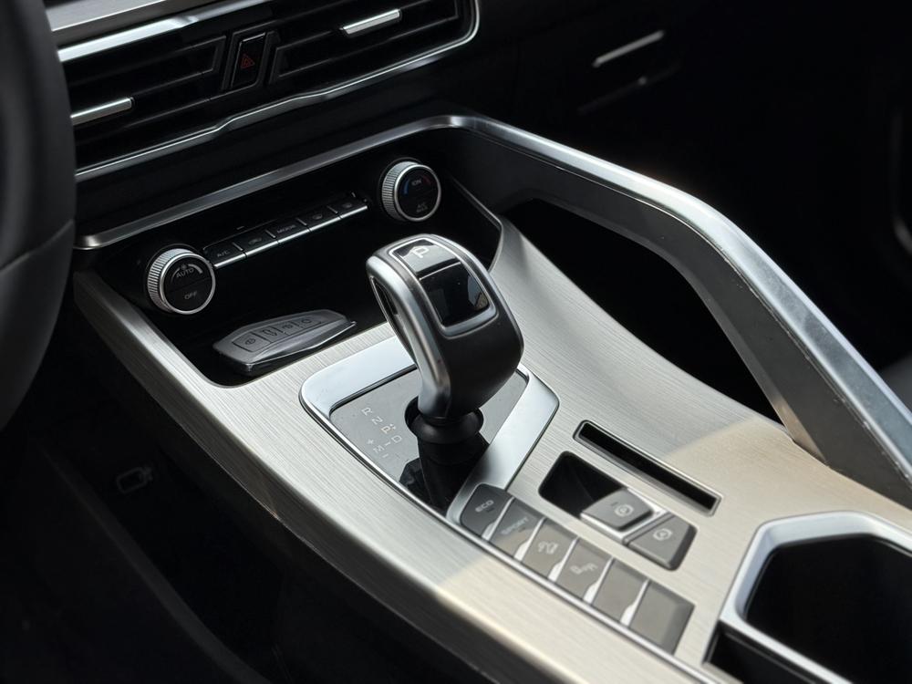 GEELY Coolray 2019 car image #14