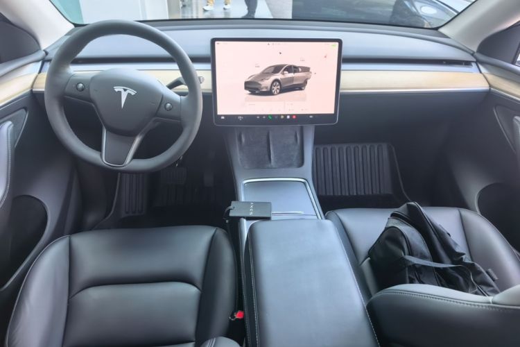 Tesla Model Y 2022 #11 Tesla Model Y 2022 car image #11