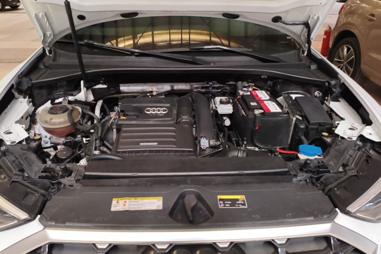Audi Q3 2019 car image #20