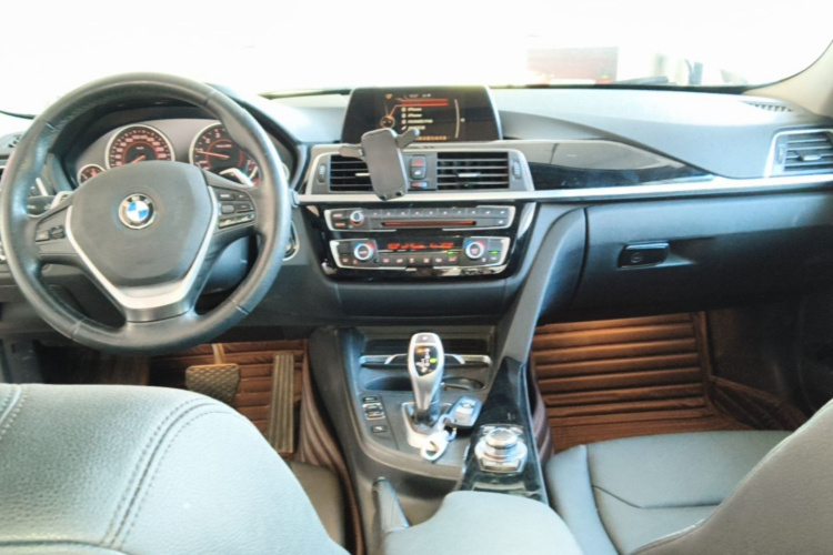 BMW 3 Series 2017 #10 BMW 3 Series 2017 car image #10
