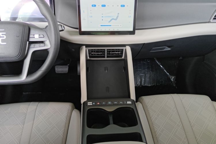 BYD YuanUP 2025 car image #19