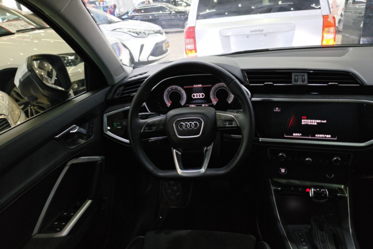 Audi Q3 2023 #11 Audi Q3 2023 car image #11