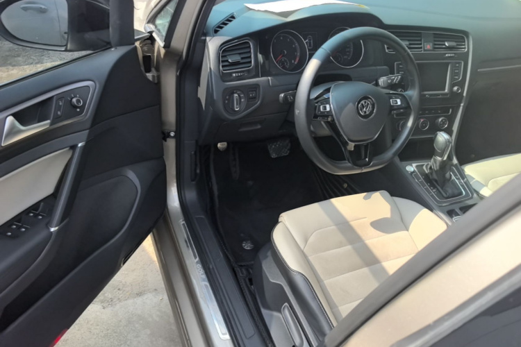 Volkswagen Golf 2017 imagem de carro #12
