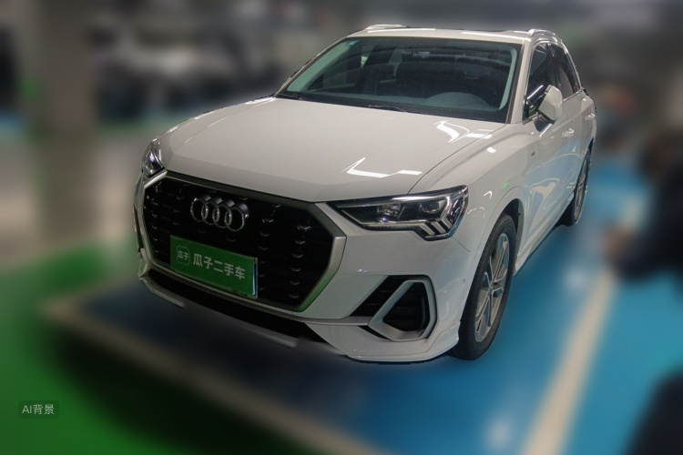 Audi Q3 2022 car image #2