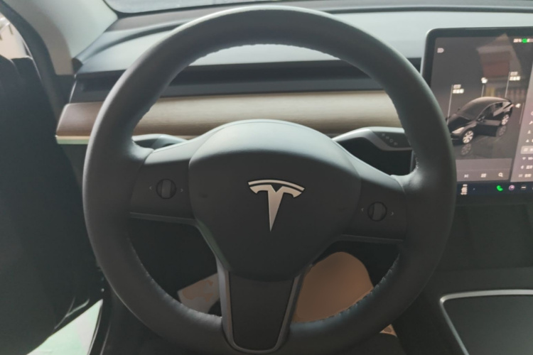 Tesla Model Y 2022 #11 Tesla Model Y 2022 car image #11