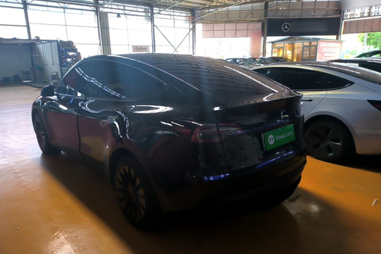 Tesla Model Y 2023 #5 Tesla Model Y 2023 car image #5