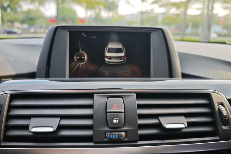 BMW 3 Series 2016 car image #25