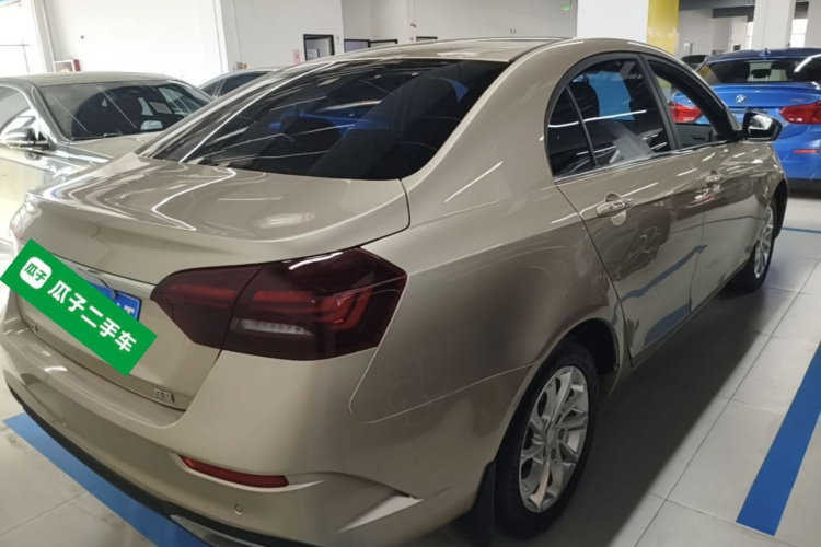 GEELY Emgrand 2021 car image #7