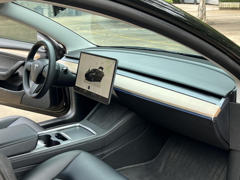 Tesla Model 3 2022 car image #11