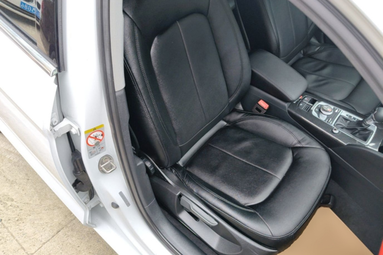 Audi A3 2019 car image #25