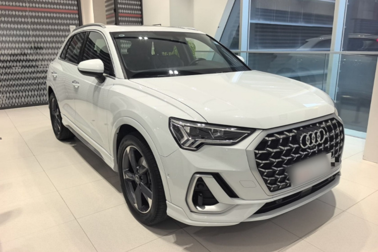 Audi Q3 2024 immagine di auto #4
