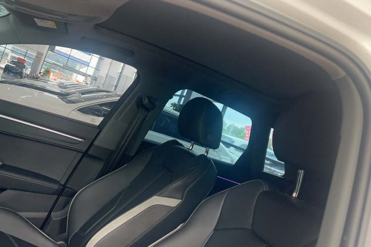 Audi Q3 2024 car image #23