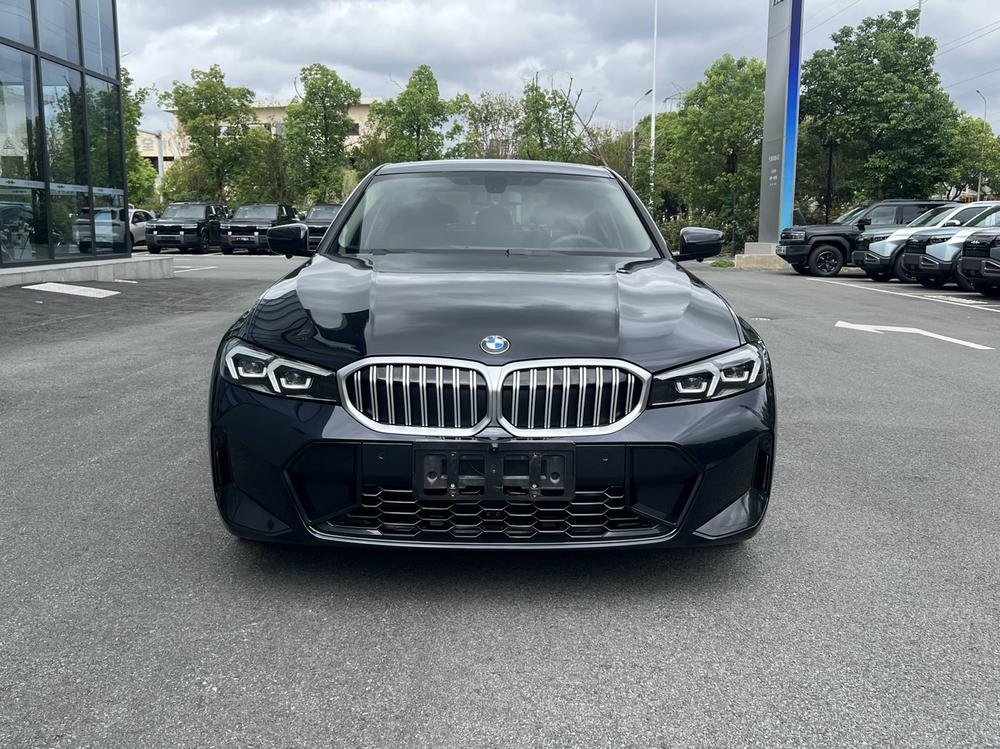 BMW 3 Series 2023 #2 BMW 3 Series 2023 صورة سيارة #2