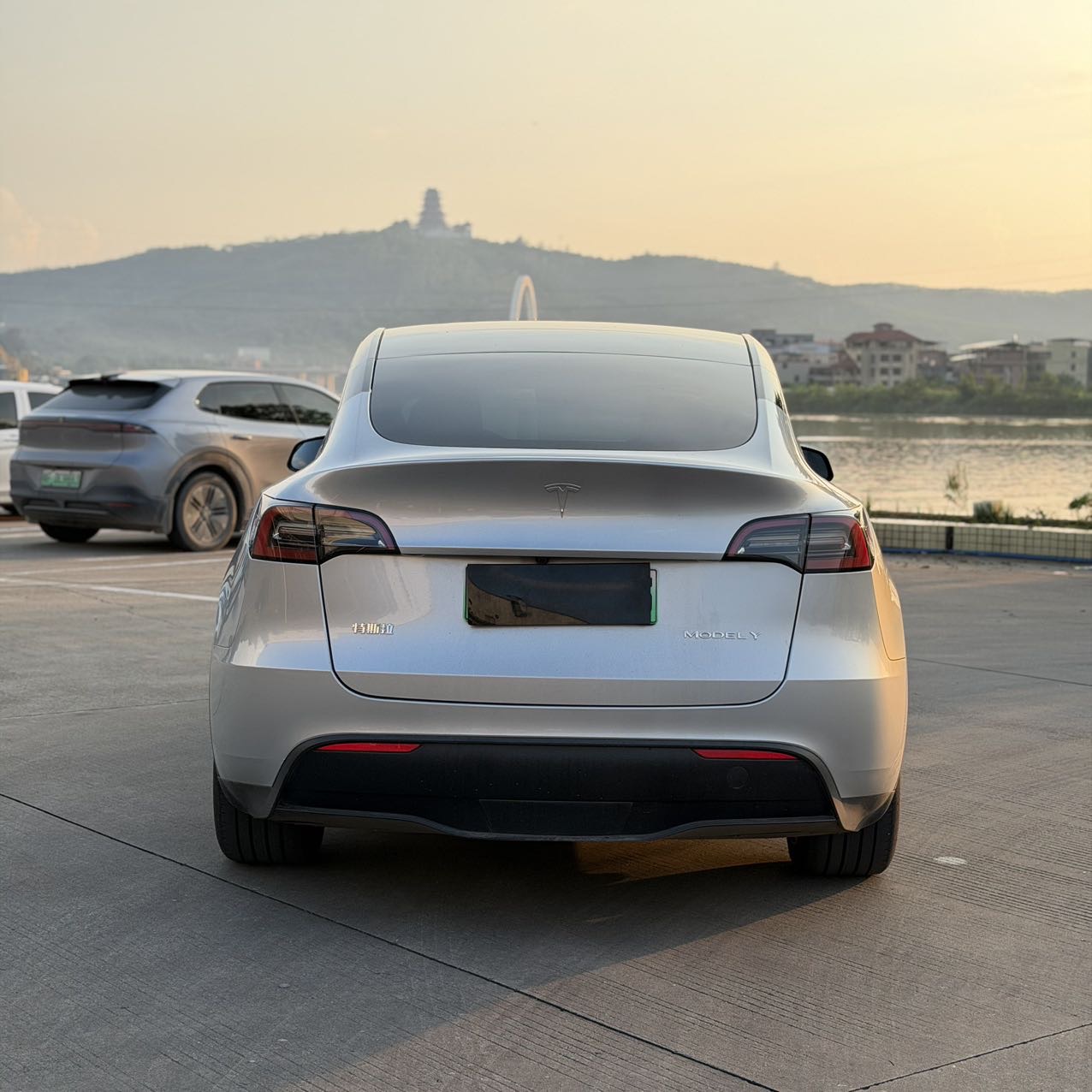 Tesla Model Y 2024 #5 Tesla Model Y 2024 immagine di auto #5