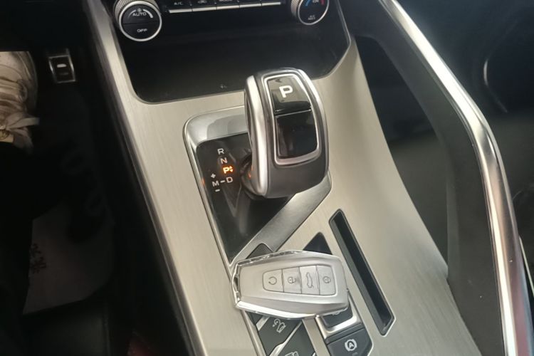 GEELY Coolray 2019 #14 GEELY Coolray 2019 car image #14