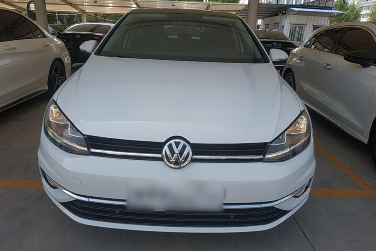Volkswagen Golf 2019 car image #3