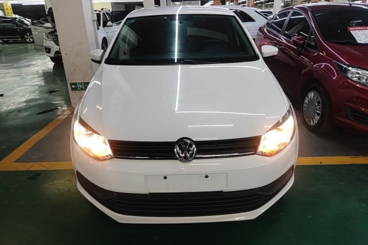 Volkswagen Polo 2019 car image #3