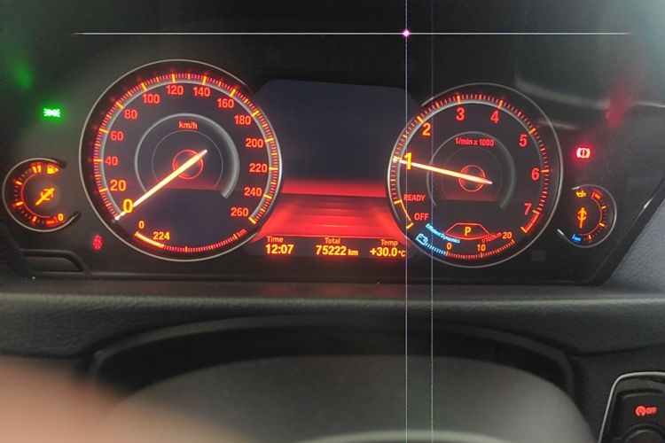 BMW 3 Series 2018 car image #12