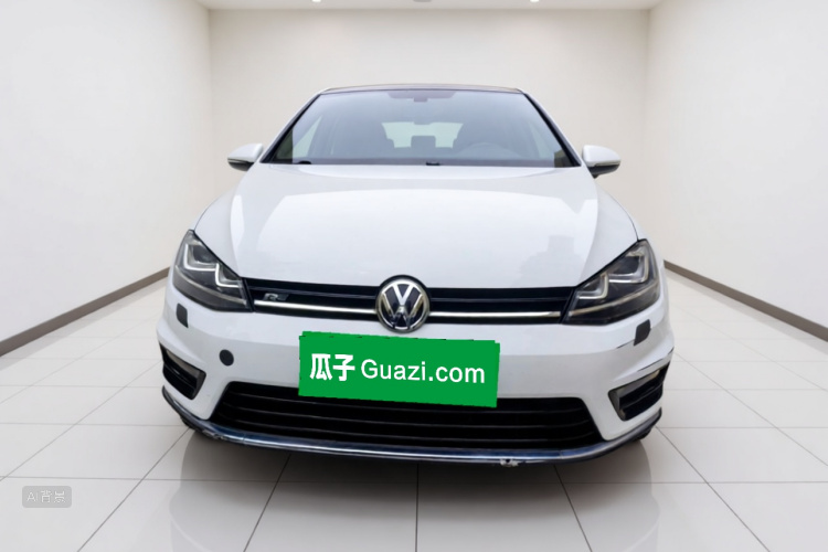 Volkswagen Golf 2018 car image #3