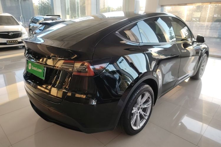 Tesla Model Y 2023 #7 Tesla Model Y 2023 car image #7