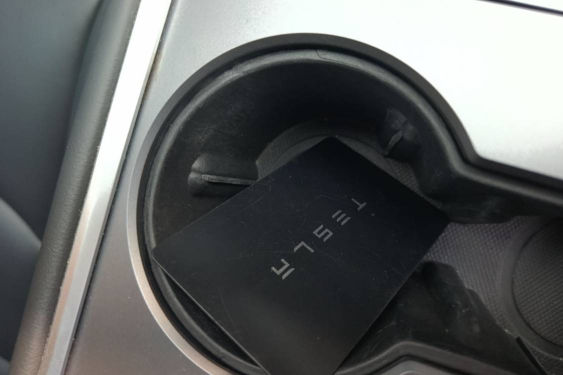 Tesla Model Y 2024 car image #21